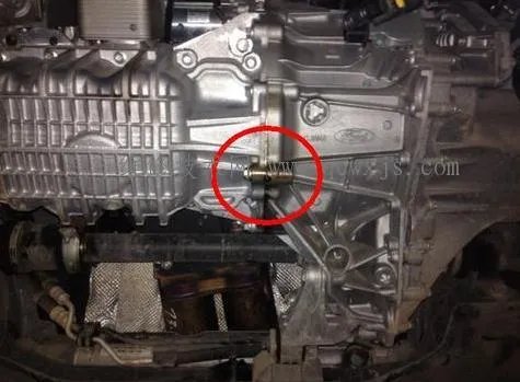 变速箱漏油的原因及症状 变速箱漏油怎么办