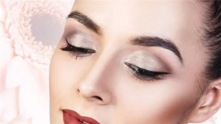 隆鼻后假体取出多少钱