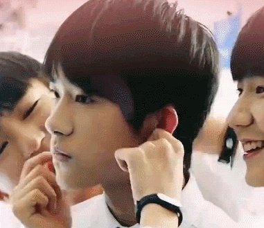 易烊千玺整容了吗？