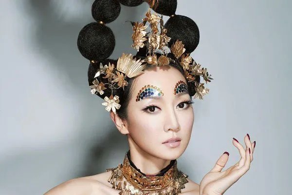 萨顶顶老公个人资料简介 据说她老公是一位富豪