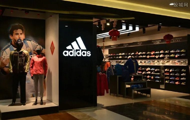 阿迪海洋垃圾造鞋 用垃圾造成的鞋子竟卖了100万双