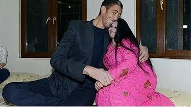 苏尔坦 科森身高:世界第一高人苏尔坦·科森照片