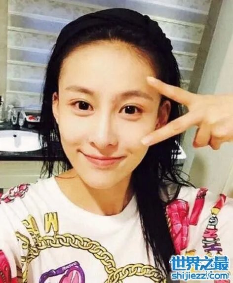 贾青整容前后照片对比，拍一部戏就变一个样 