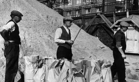 捷克斯洛伐克为什么会解体?捷克斯洛伐克的原因有三