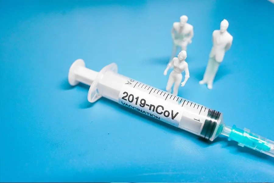 新冠疫苗有效期多久，需要每年都打，张文宏最新回应