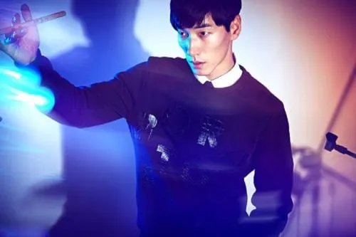 张亮的模特之路是怎样的？