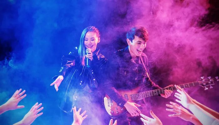 像一杯酒像一首老歌那首是什么歌 像一杯酒像一首老歌那首是什么歌曲