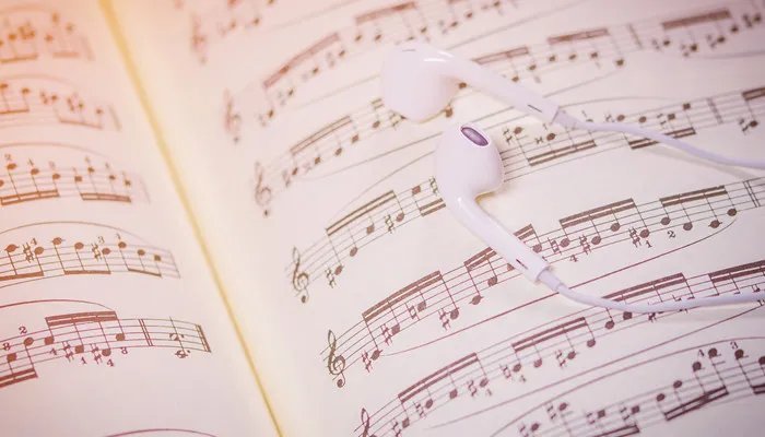 时隔多年往事如烟是什么意思 时隔多年往事如烟出自哪里