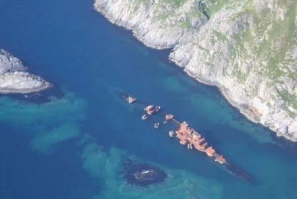 摩尔曼斯克号巡洋舰为何被遗 遭遇风暴搁浅在挪威海岸20年