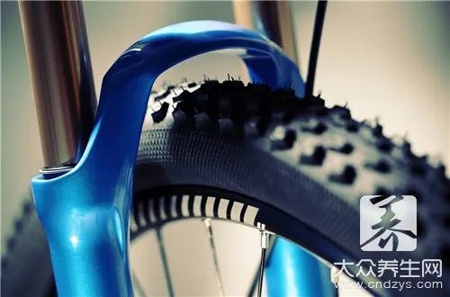 臂力器锻炼哪些部位呢