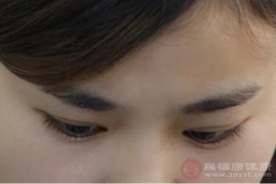 两眉间有竖纹怎么去除