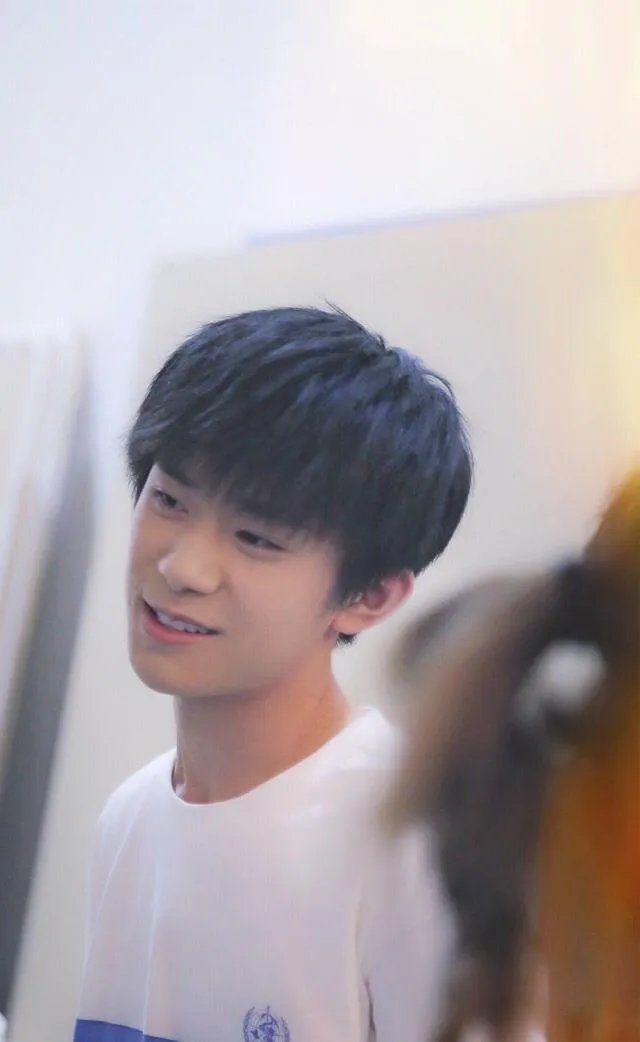 易烊千玺整容了吗？