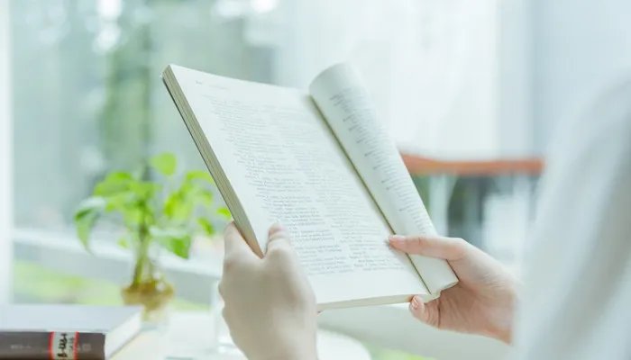 朝霞不出门晚霞行千里是什么意思