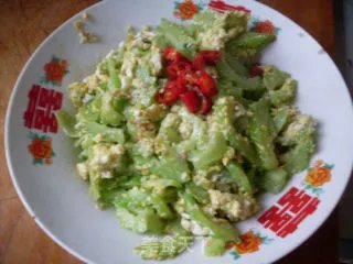 苦瓜炒鸡蛋(不苦的苦瓜)