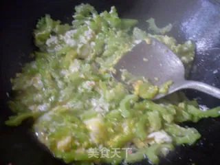 苦瓜炒鸡蛋(不苦的苦瓜)