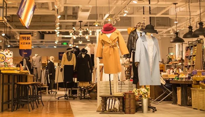 世界上第一位高定设计师是谁