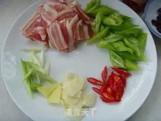 【湘菜】：农家小炒肉