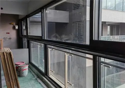 封阳台一般多少钱一平