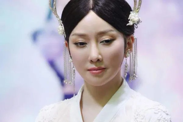 萨顶顶老公个人资料简介 据说她老公是一位富豪