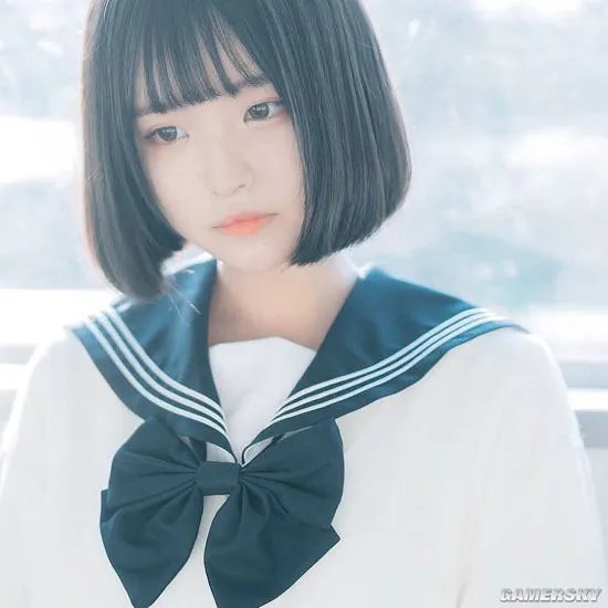 18岁现役大学生唯美写真：其貌胜神仙 容华若桃李