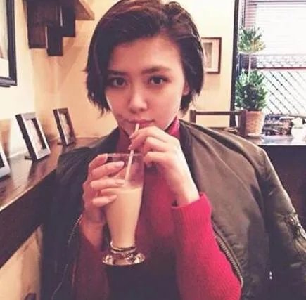 夏芽凉图片气质十足 新作《无伴奏》正式开播