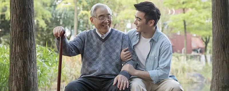 梦到扶老人走路是什么意思 梦到扶老人走路代表了什么