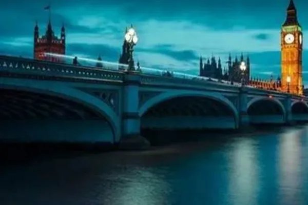 英国圣诞节后再现疫情高峰,当地政府采取了怎样的“硬核”举措?