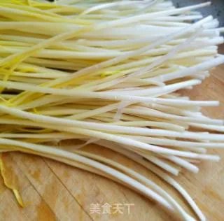 蒜苗的家常炒法:不管春节还是平时小白必备的简单快手菜