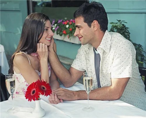 初次见面说什么好 让你的第一次约会话题不断