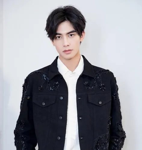 宋威龙个人资料家境以及学历 宋威龙学历太低了吧只有初中学历吗