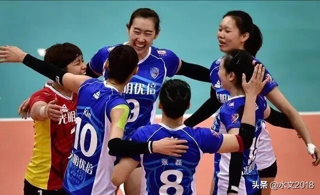 上海女排要想改变现在的局面，应该引起对新人的重视吗？