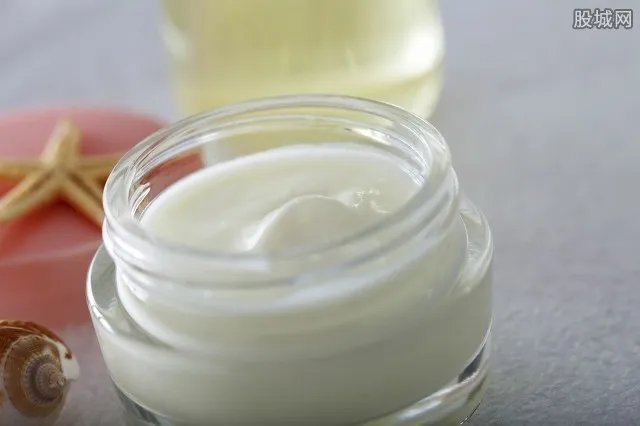 青岛现“大头娃娃”或因用抑菌膏 使用的是什么产品