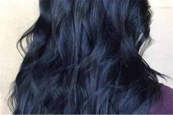 2020最火的头发染色:黑紫色上榜,第一火爆全网