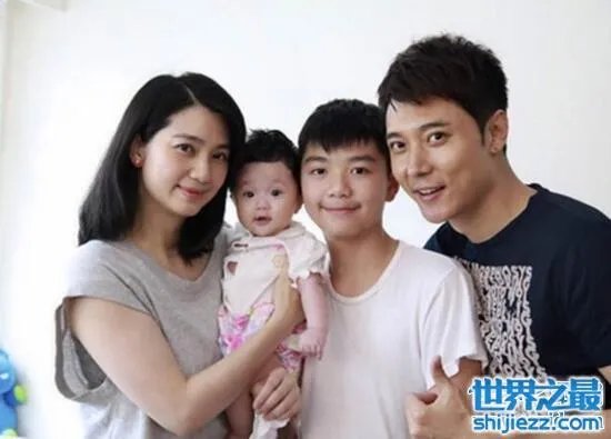 张丹峰老婆竟大他11岁，张丹峰洪欣的情史大曝光 