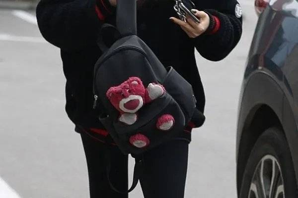 q版草莓熊怎么画