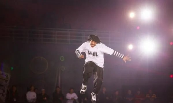 tony gogo是多少岁?,