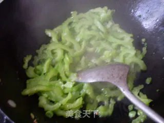 苦瓜炒鸡蛋(不苦的苦瓜)