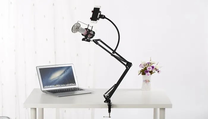 七月的风八月的雨是什么歌 七月的风八月的雨是哪首歌的歌词