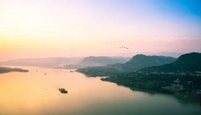 在长江源头各拉丹冬分段概括 在长江源头各拉丹冬的分段概括