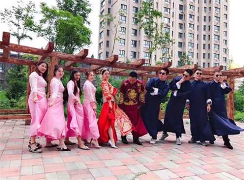 伴郎要给红包吗 伴郎的职责是什么