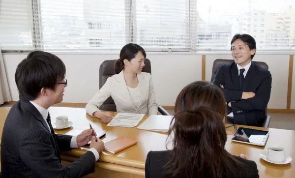 2022毕业生一半都去单位就业，毕业生在找工作时该注意些什么？