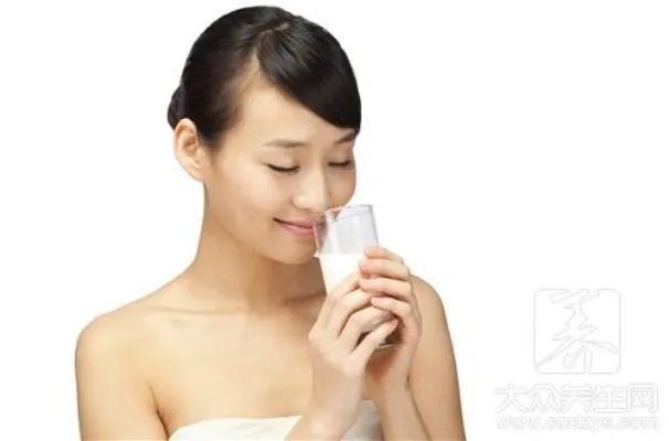 变质牛奶该如何鉴别 原来有这5种方法