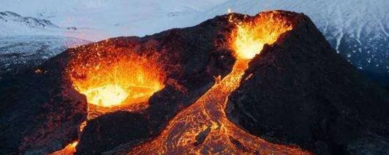 火山爆发是什么原因引起的