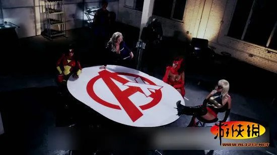 以假乱真！《复仇者联盟》成人版电影发售