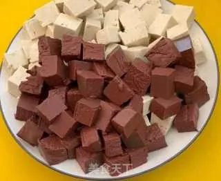 鸭血豆腐