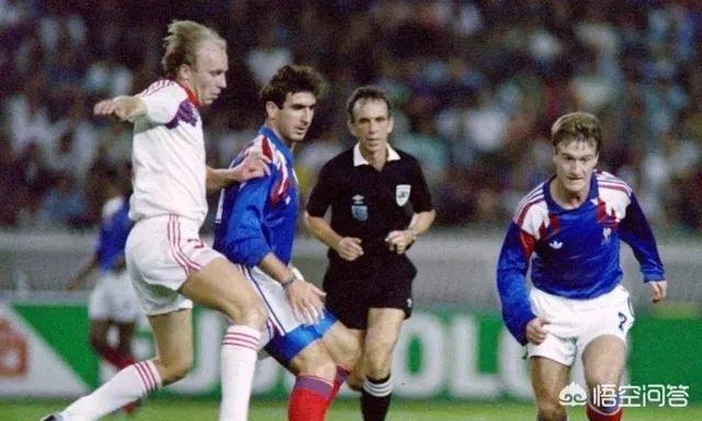 法国的坎通纳号称“曼联国王”，他是什么水平的球员？