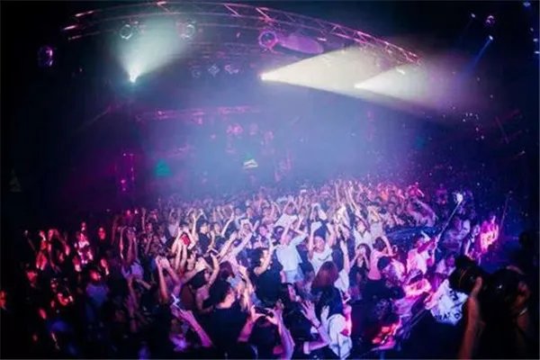 福州十大热门酒吧排名：秘窖第4，第10高空夜景超美