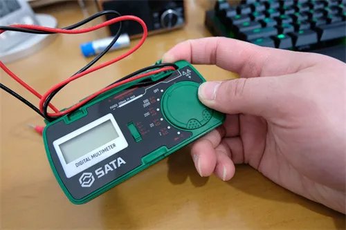 数字万用表怎样测电容