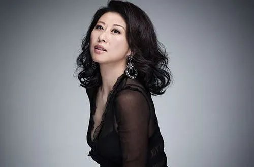 曾经心痛为何变成陌生是什么歌,什么意思？