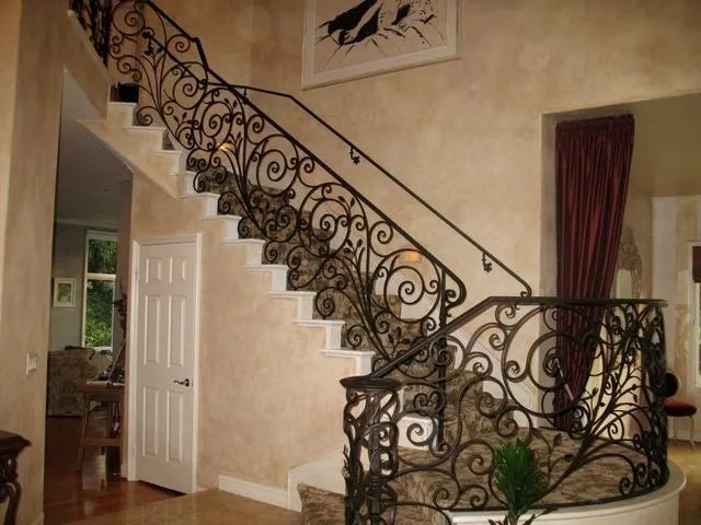 铁艺扶手的优点有哪些 铁艺扶手价格是多少